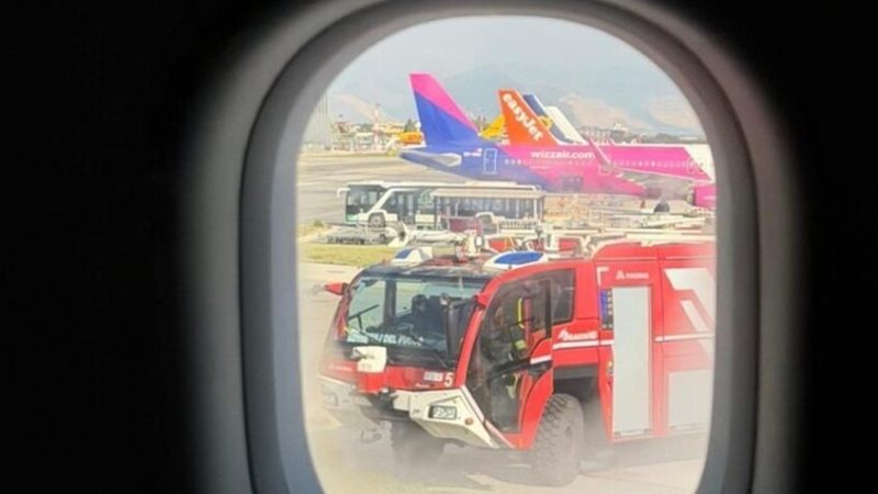 دخان في عنبر الطائرة.. رحلة شرم الشيخ – روما تهبط بسلام في نابولي