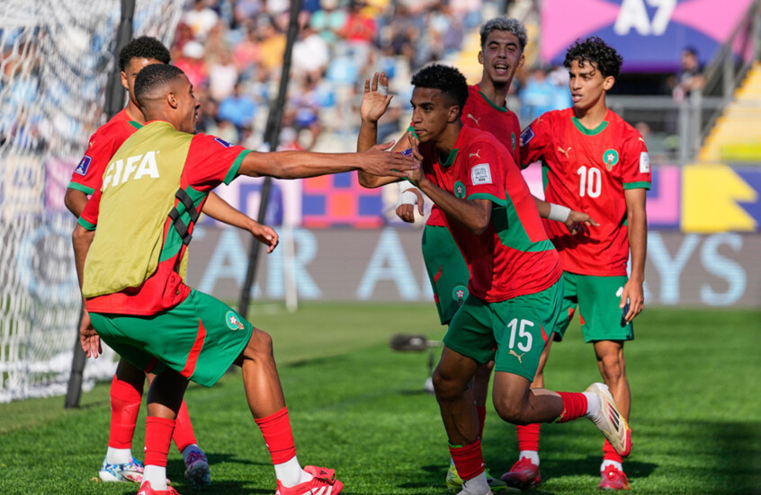 “حكم البطاقة الخضراء” يقود مباراة المغرب وفرنسا في نصف نهائي كأس العالم