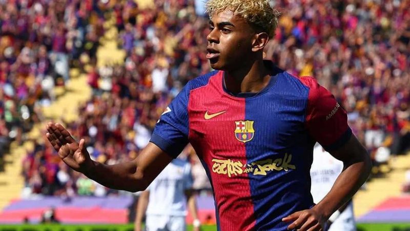 أول رد من باريس سان جيرمان حول التعاقد مع لامين جمال