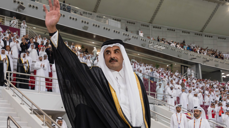 أول تعليق من أمير قطر بعد فوز منتخب بلاده على الإمارات وتأهله إلى كأس العالم