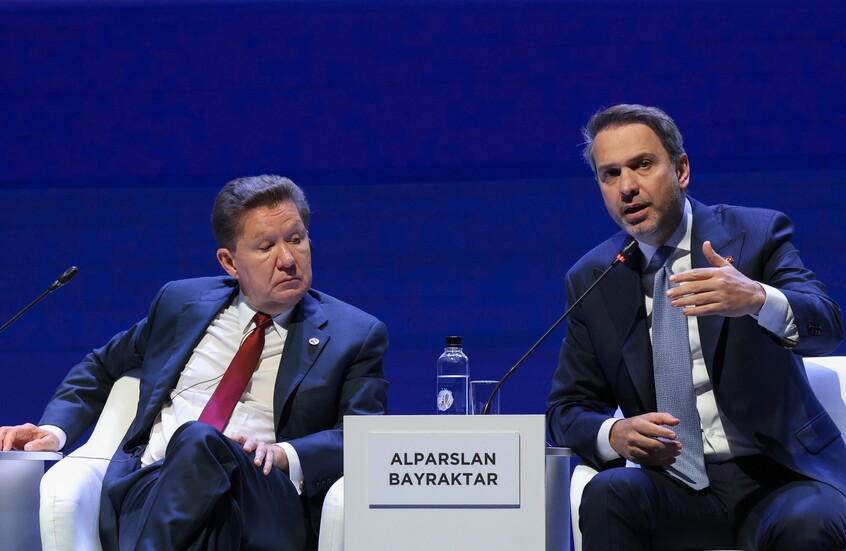 وزير الطاقة التركي: لقاء مثمر مع رئيس “غازبروم” الروسية