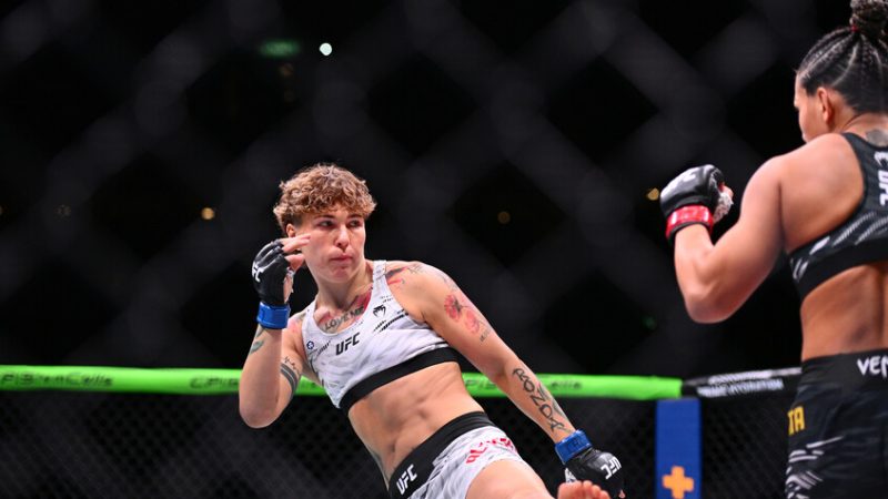 ألكسيفا تودع UFC وتتعهد بوشم العلم الروسي