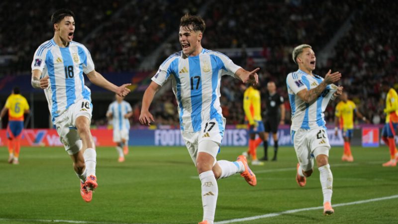 الأرجنتين تتخطى كولومبيا وتضرب موعدا ناريا مع المغرب في نهائي كأس العالم للشباب (فيديو)
