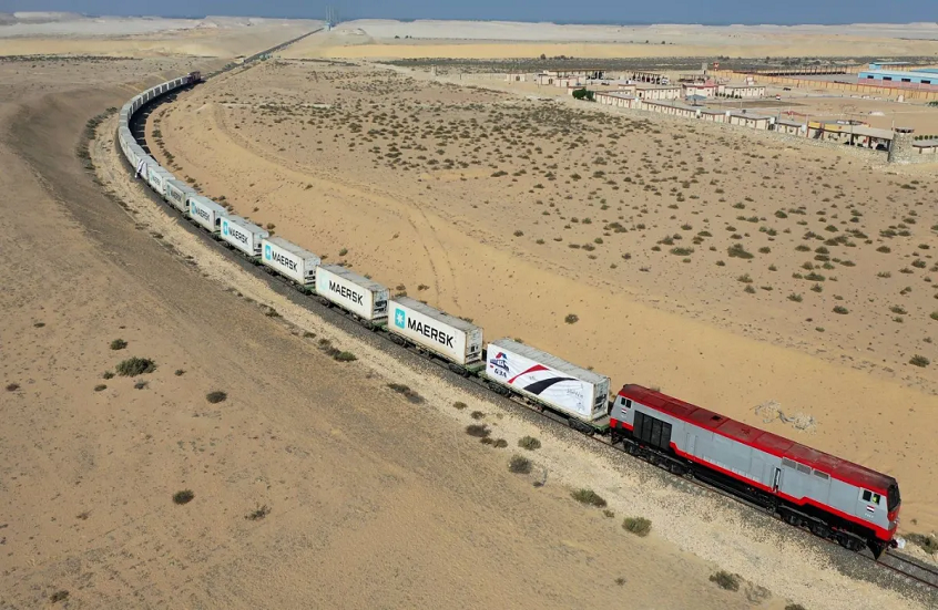 مصر تعتزم مد السكك الحديدية إلى حدود غزة