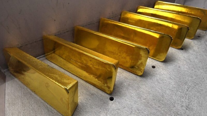 أسعار العقود الآجلة للذهب تبلغ أعلى مستوى لها على الإطلاق