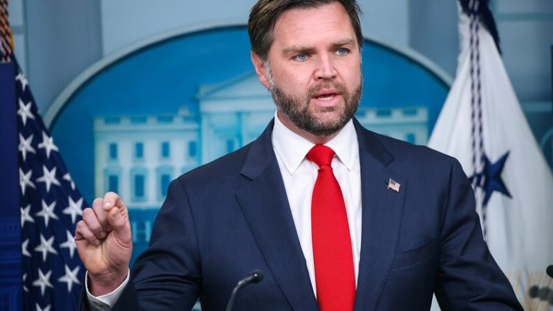 فانس: روسيا وأوكرانيا غير مستعدتين بعد لتسوية النزاع