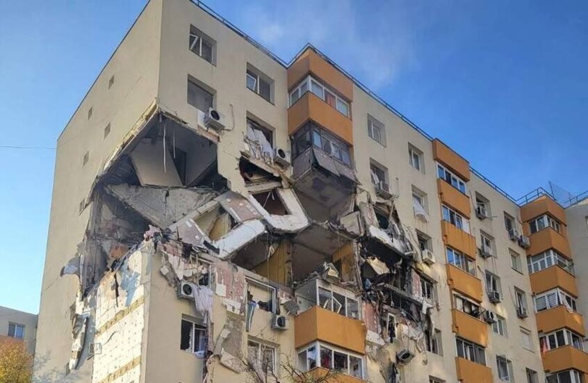 قتيلان و12 مصابا بانفجار في مبنى سكني بالعاصمة الرومانية (صور)