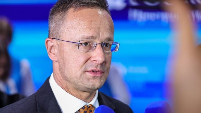 سيارتو يبحث مع مساعد الرئيس الروسي الاستعدادات للقمة الروسية الأمريكية