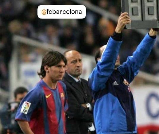 في ذكرى ظهوره الأول منذ 21 عاما بقميص برشلونة.. تعليق مثير ليونيل ميسي (صورة)