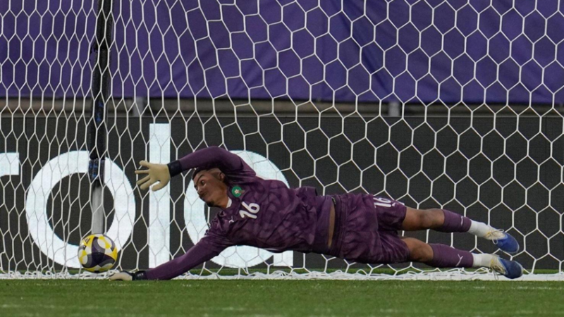 أغرب واقعة في تاريخ كأس العالم للشباب.. المغرب يستعين بثلاثة حراس للإطاحة بفرنسا (فيديو)