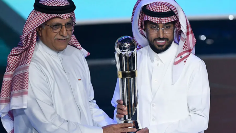 أول تعليق من سالم الدوسري بعد تتويجه بجائزة أفضل لاعب في آسيا