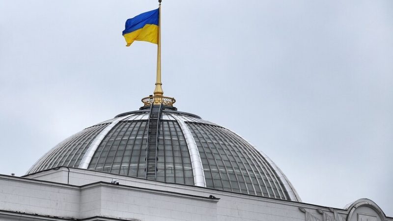 برلماني أوكراني يتحدث عن تعليق تسليم صواريخ توماهوك لكييف