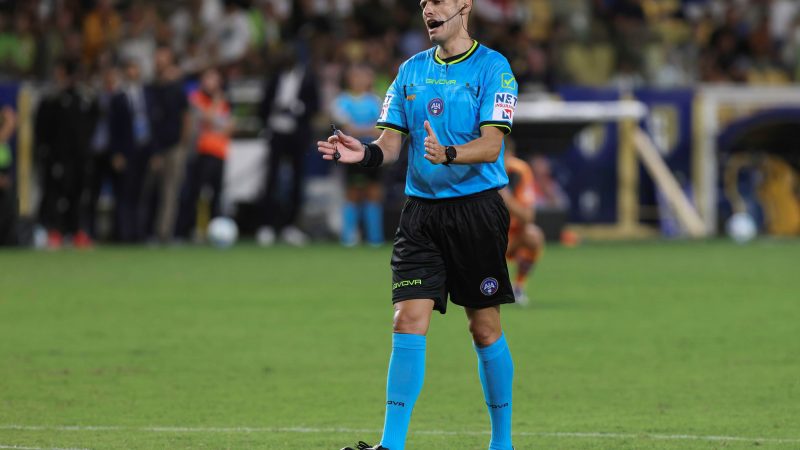 “الفيفا” يختار حكم نهائي كأس العالم للشباب