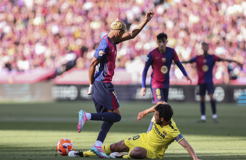 إضراب لمدة 15 ثانية.. لاعبو “الليغا” يحتجون على نقل مباراة برشلونة وفياريال خارج إسبانيا