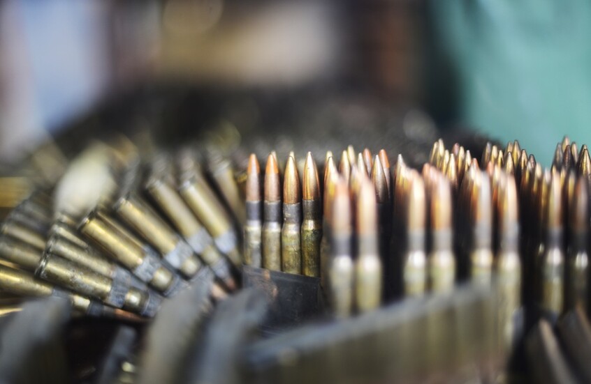 نحو نصف مليون قطعة سلاح مفقودة في أوكرانيا منذ 2022 وسط تحذيرات من تفشي الجريمة المسلحة