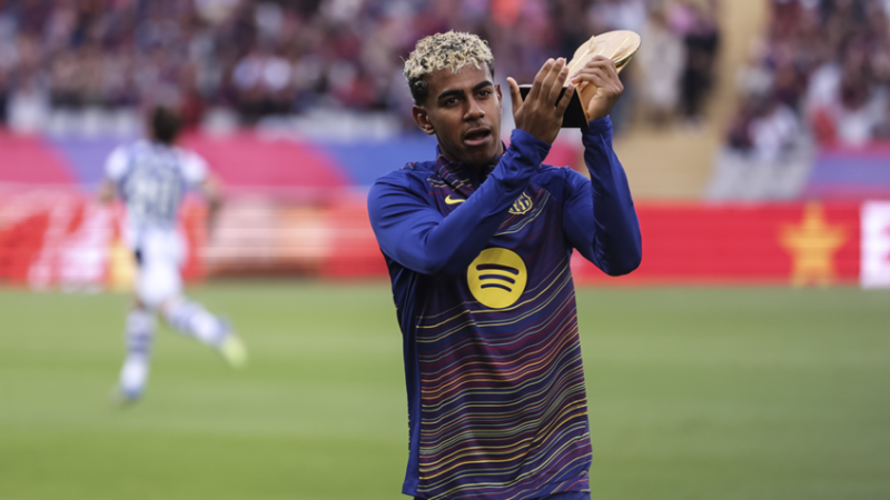 لامين جمال على رأس قائمة برشلونة لمواجهة جيرونا