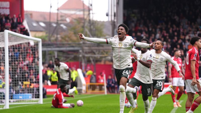 تشيلسي يضرب نوتنغهام بثلاثية ويقترب من صدارة الدوري الإنجليزي