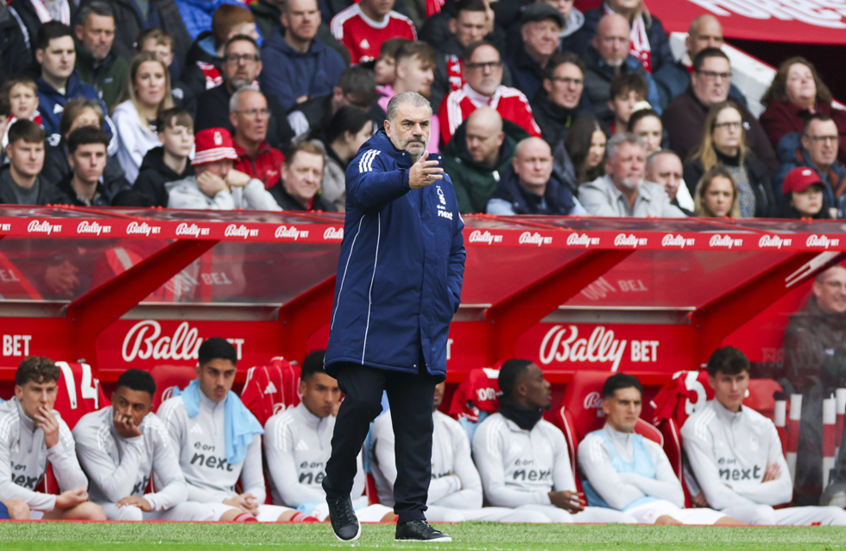 نوتنغهام يقيل مدربه بوستيكوغلو بعد ساعات من خسارته أمام تشيلسي