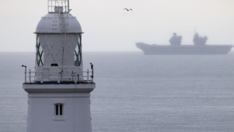 هجوم جديد قبالة سواحل اليمن: استهداف سفينة بمقذوف مجهول شرق عدن