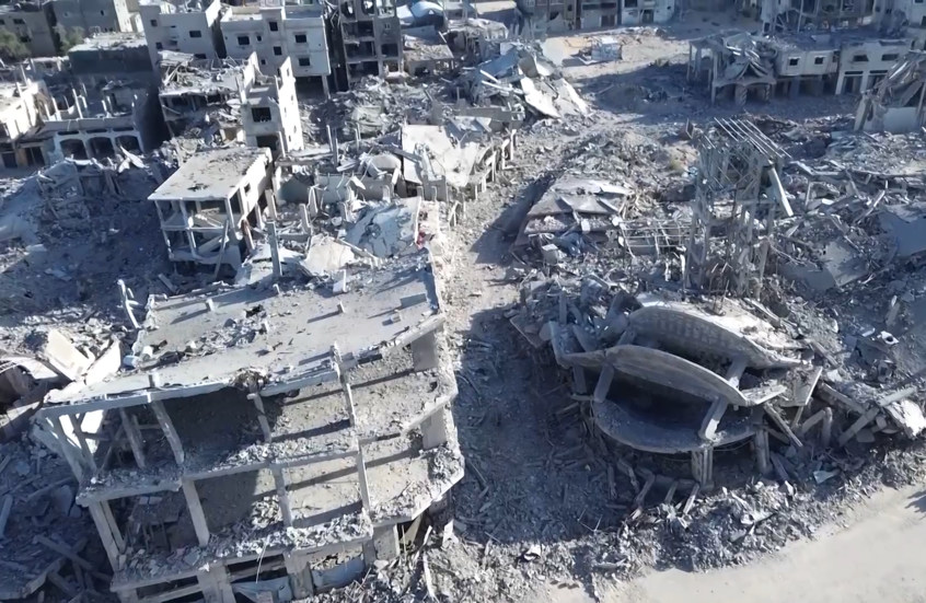 “كأن قنبلة نووية سقطت على القطاع”.. فلسطينيون مصدومون يكتشفون هول الدمار الذي خلّفته الحرب على غزة