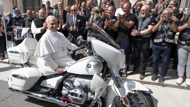 بيع دراجة بابا الفاتيكان في مزاد علني