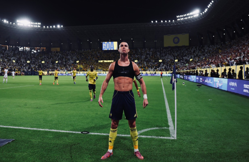 لماذا احتفل رونالدو بطريقة غير معتادة بعد هدفه في شباك الفتح؟ (فيديو)