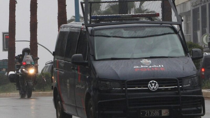 حادثة تهز الرأي العام.. شرطي مغربي يقتل سيدة بسلاحه الوظيفي ويحاول الانتحار برصاصة في الرأس