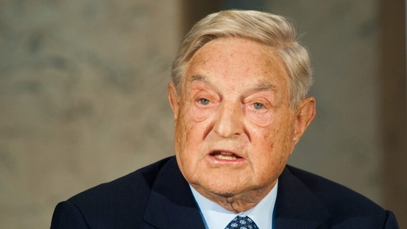 “وول ستريت جورنال”: سوروس يزيد من توزيع المنح بعد بدء التوترات مع ترامب