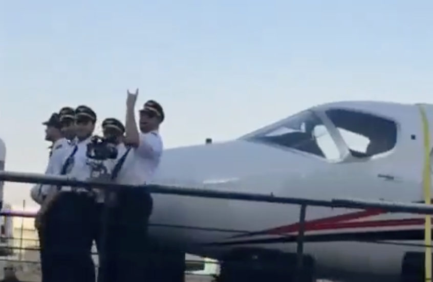 “مستر بيست” يظهر في شوارع الرياض بطائرته الخاصة ويشعل تفاعلا