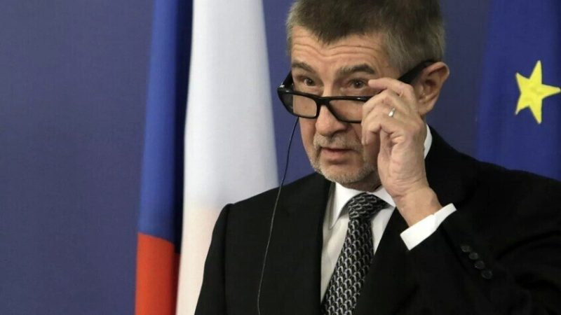 “ترامب التشيكي” يترك الحكومة ويذهب في إجازة!