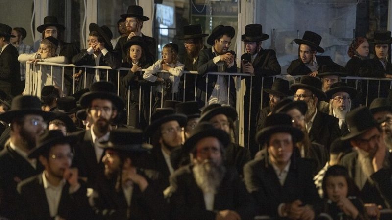 “اضطهاد”.. آلاف الحريديم يحتجون ضد التجنيد الإجباري في الجيش أمام قنصلية تل أبيب في نيويورك