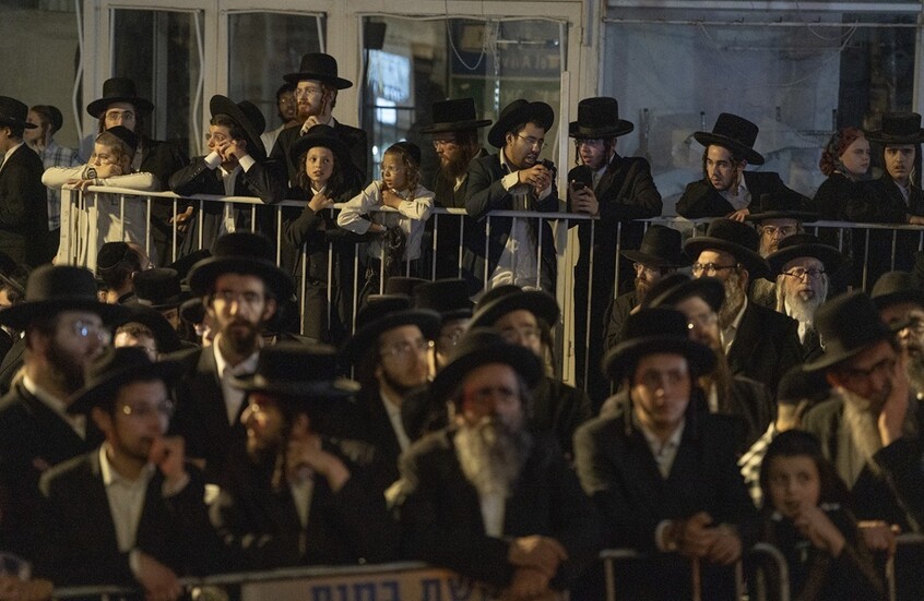 “اضطهاد”.. آلاف الحريديم يحتجون ضد التجنيد الإجباري في الجيش أمام قنصلية تل أبيب في نيويورك