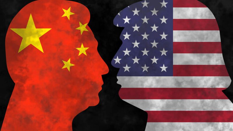 أسعار النفط تنخفض متأثرة بمخاوف تخمة المعروض