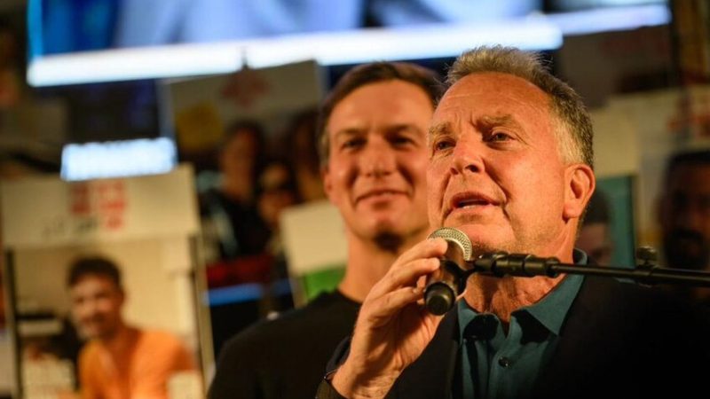 ويتكوف لخليل الحية: أنا وأنت عضوان في نفس النادي (فيديو)