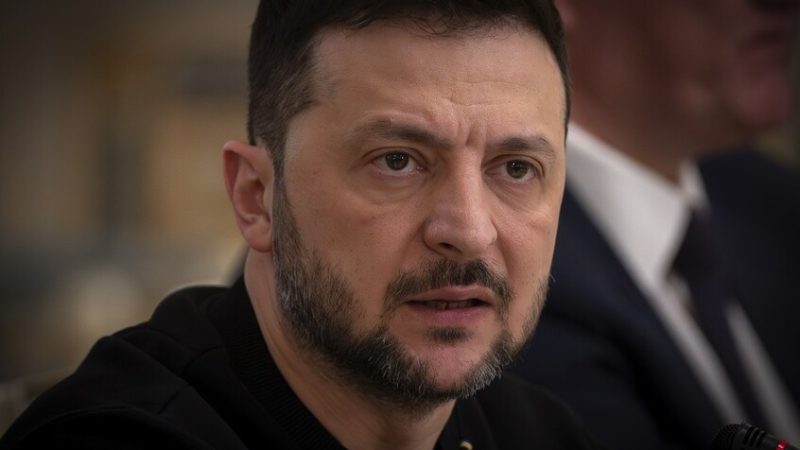 زيلينسكي يؤكد أن انسحاب أوكرانيا من دونباس نوقش خلال زيارته لواشنطن