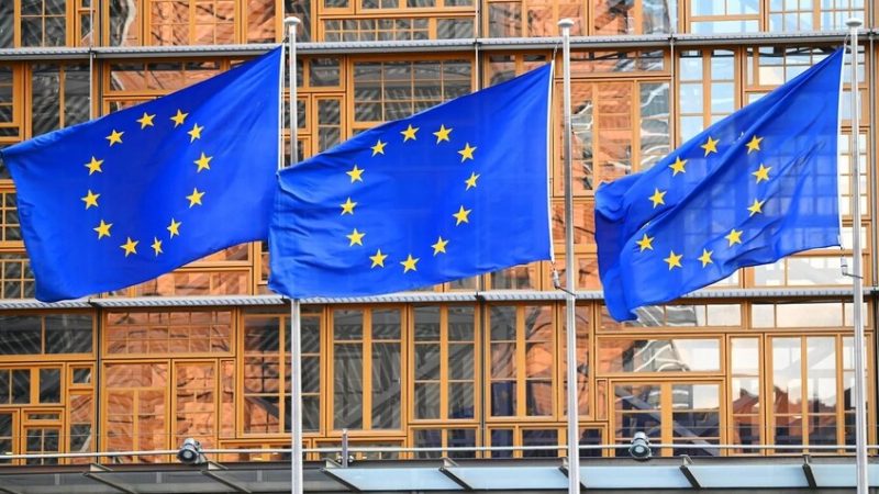 الاتحاد الأوروبي لا يستبعد إلغاء الحظر على استيراد الغاز من روسيا!