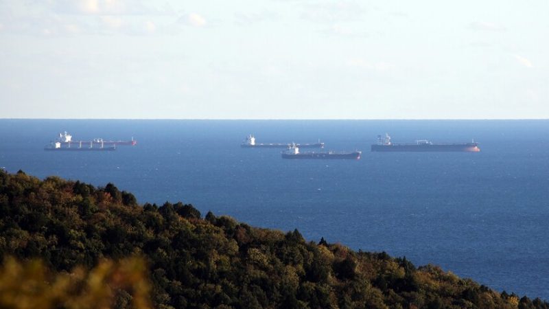 مفوض الطاقة الأوروبي: العمل مستمر لفرض حظر على النفط والوقود النووي من روسيا