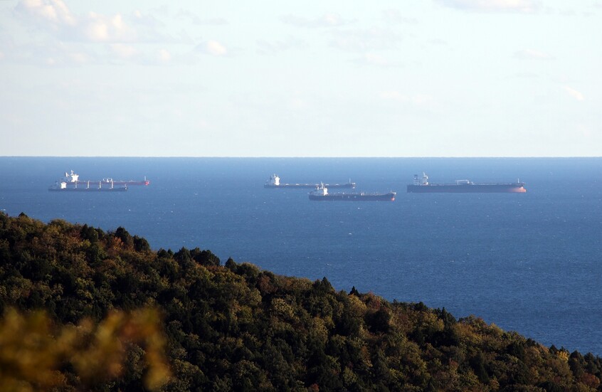 مفوض الطاقة الأوروبي: العمل مستمر لفرض حظر على النفط والوقود النووي من روسيا