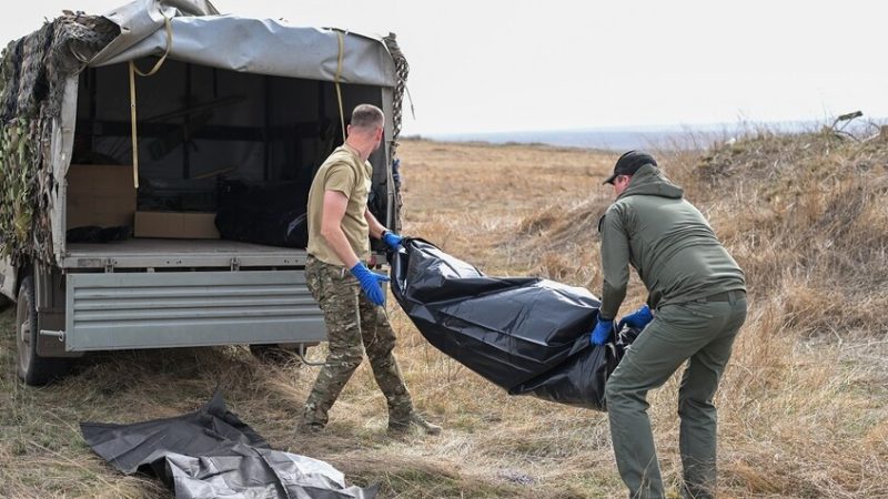 صحفي بريطاني يتهم نظام كييف بتحريف الأرقام حول خسائر القوات الأوكرانية