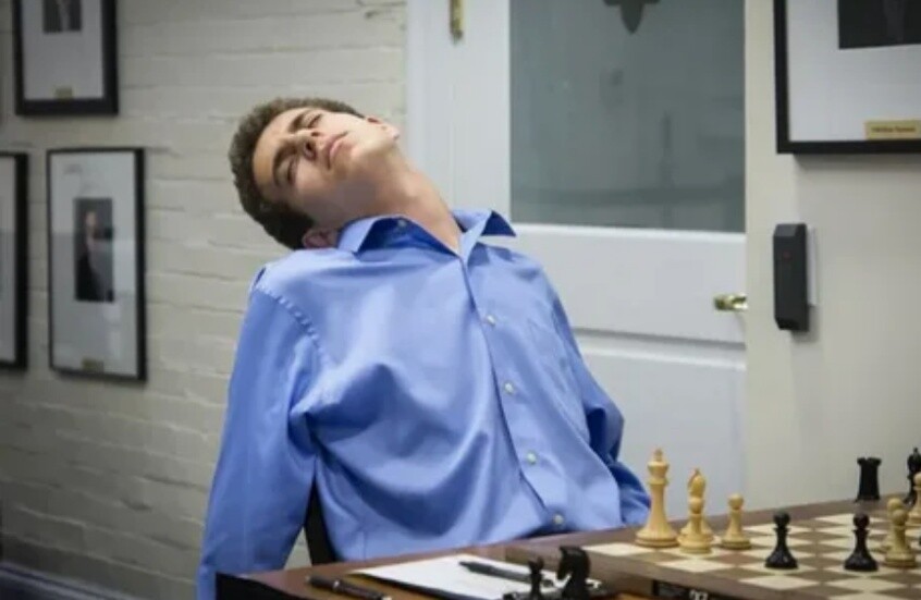 وفاة لاعب الشطرنج الأمريكي دانييل ناروديتسكي عن عمر 29 عاما