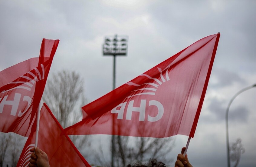 حزب الشعب الجمهوري يعيد انتخاب أوزغور تشاليك أمينا له في مدينة اسطنبول التركية