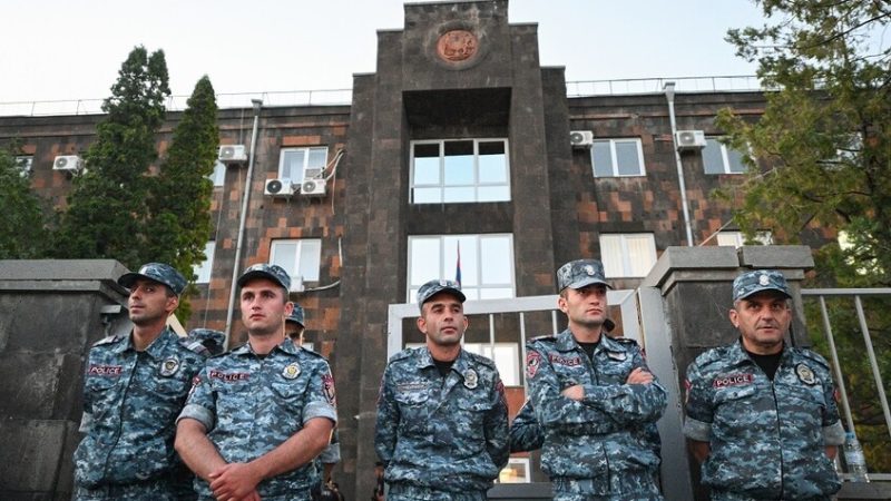 أرمينيا.. المحكمة تضع رئيس بلدية غيومري رهن الاعتقال لمدة شهرين