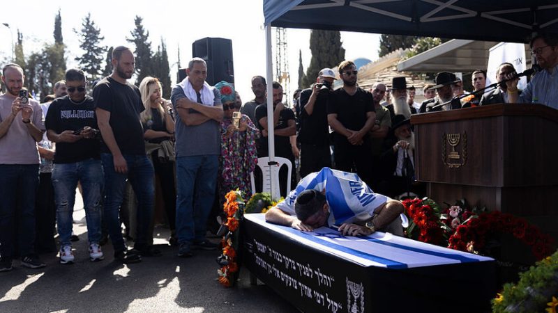 الإعلام الإسرائيلي يكشف عن خطوة أمريكية حاسمة لاستعادة الجثث من حماس