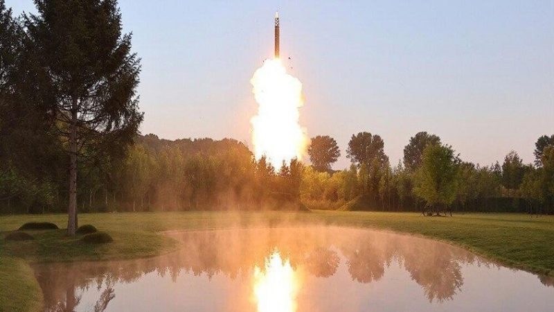 “يونهاب”: كوريا الشمالية أطلقت صاروخا باليستيا باتجاه بحر اليابان