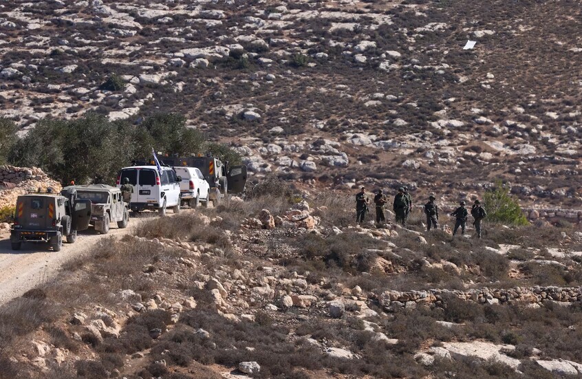 تقرير حكومي فلسطيني: الجيش الإسرائيلي ومستوطنوه نفذوا 158 اعتداء ضد قاطفي الزيتون بالضفة في أكتوبر