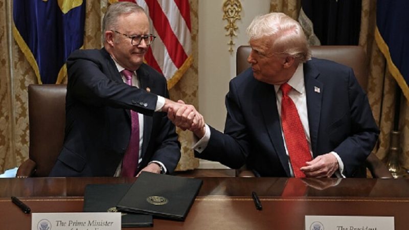 هبوط اضطراري لطائرة رئيس الوزراء الأسترالي في الولايات المتحدة بسبب حالة طبية