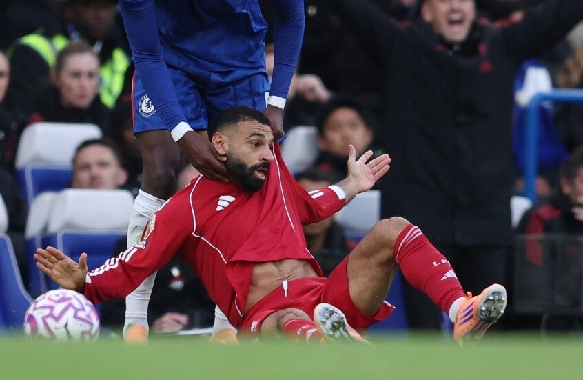 هل يرحل محمد صلاح؟.. ليفربول يوضح موقفه وسط تراجع الأداء