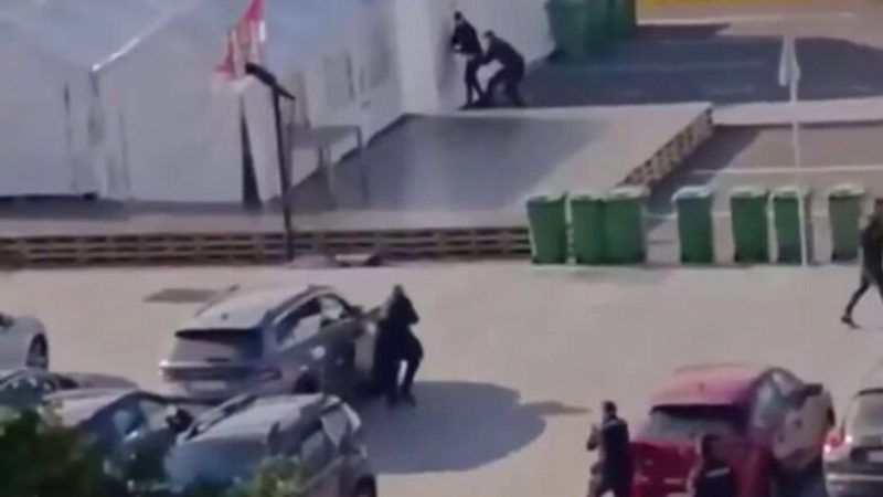 رئيس صربيا يصف إطلاق النار أمام البرلمان بـ”العمل الإرهابي”