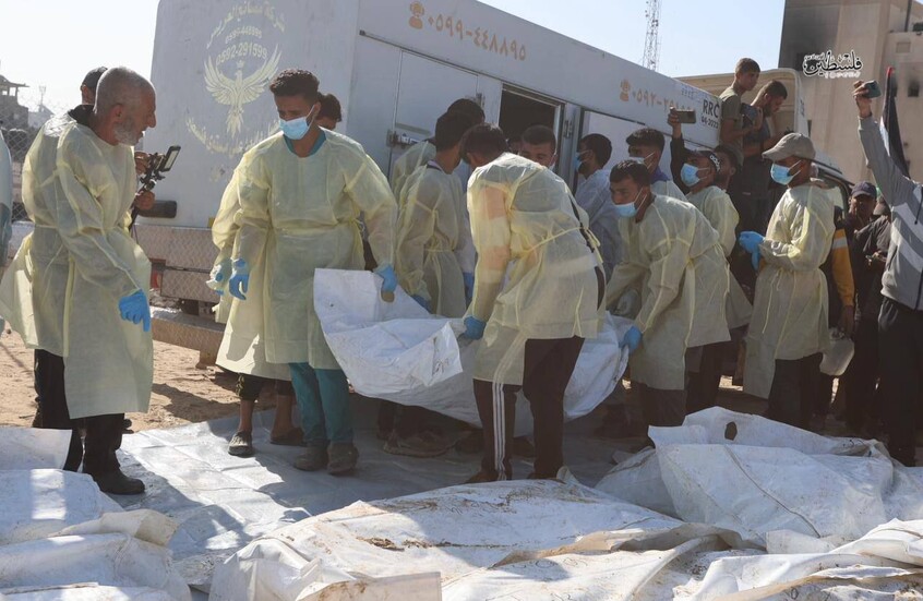 وزارة الصحة في غزة: استلام 30 جثمانا جديدا من إسرائيل عبر الصليب الأحمر