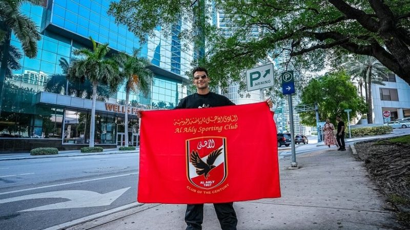 مسؤول في الأهلي يوضح حقيقة حصول “زيزو” على 100 مليون وتقاضي تريزيجيه بالعملة الأجنبية